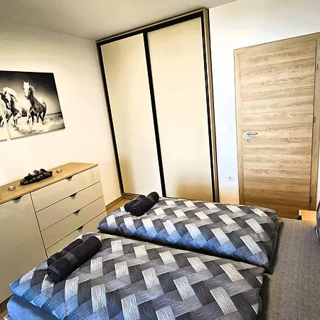 Апартаменти Exclusive Sea View Free Wifi & Pool *
